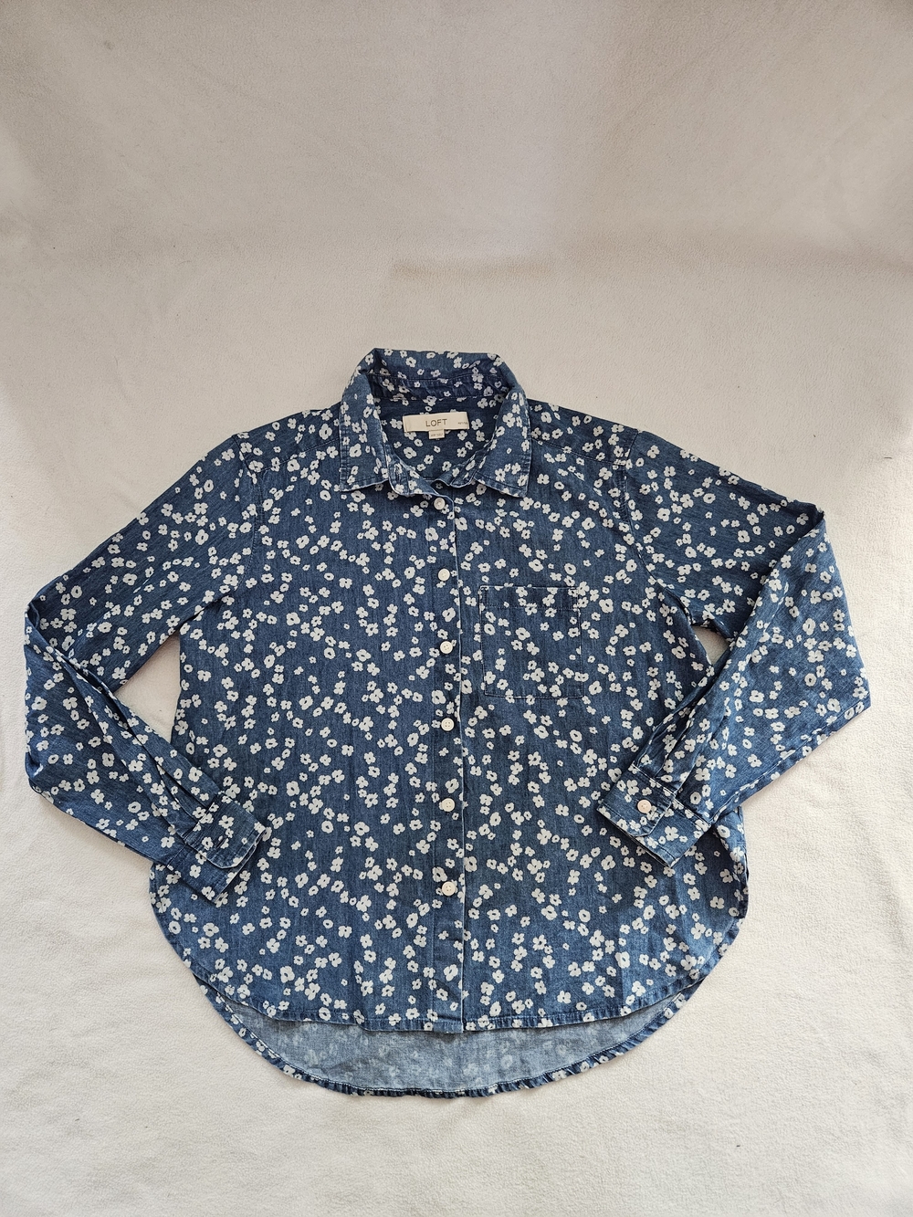 Loft Men’s Blue Floral Button-Up Shirt